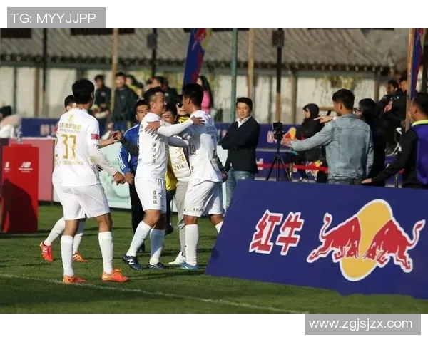 伊始传奇：从草根到巅峰的足球之路