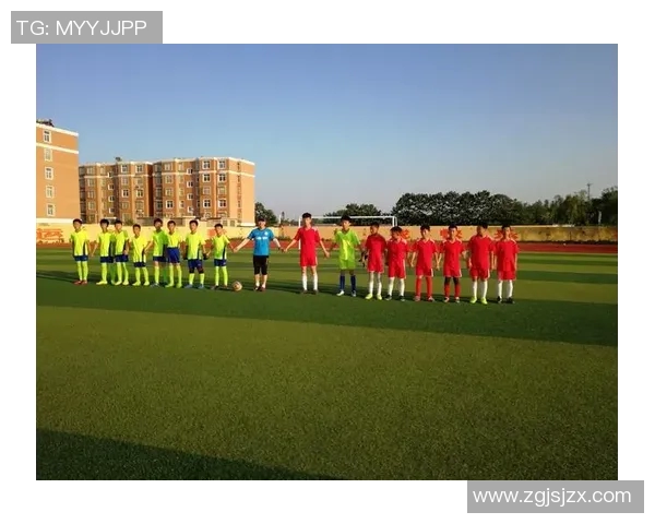 足球高颜值男球星正脸特写,展现阳光魅力与运动风采 足球高颜值男球星正脸特写,展现阳光魅力与运动风采